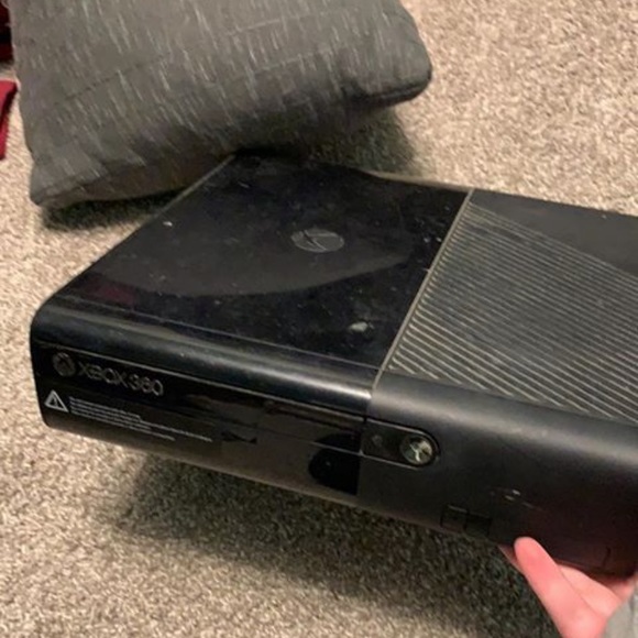 Two Xbox 360’s - Picture 2 of 7